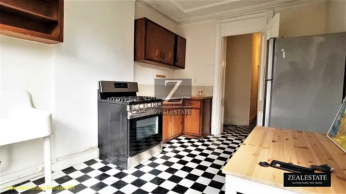 Rented by ZealEstate Group Inc | media 14