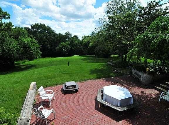 4th image of 17665 Greenbrier Dr