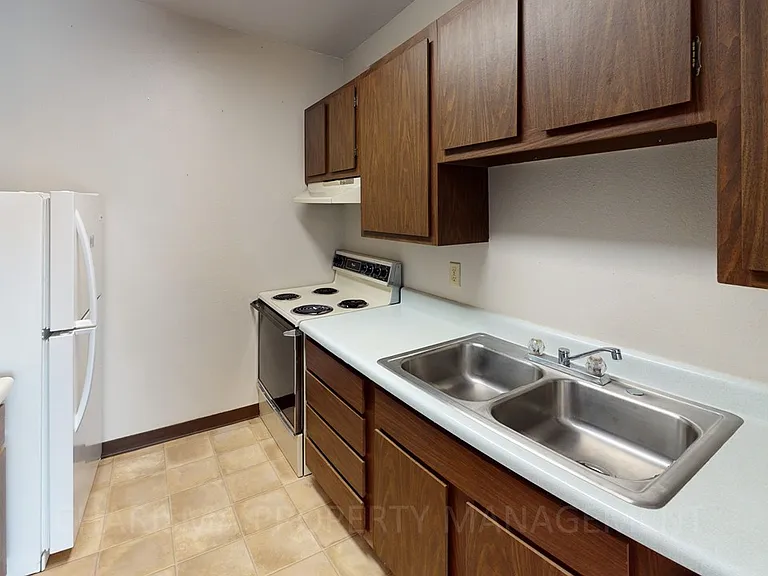 Wedgewood Apartments — Photo 6