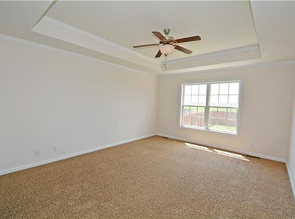 5th image of 882 Samantha Ln