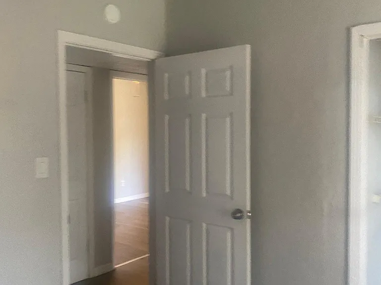 820 NW 1st Pl — Photo 7