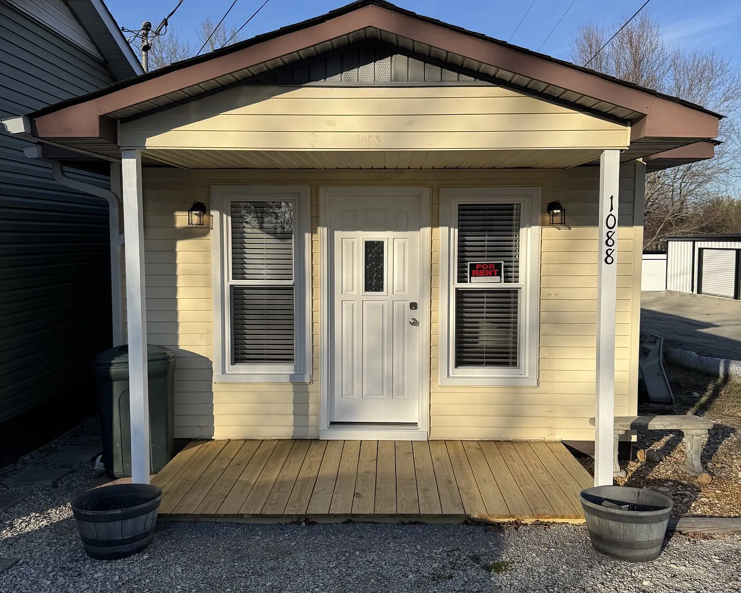 Studio, 800 sqft, $600 — Photo 1