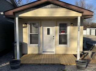 1088 E Whitehall Rd, Cookeville, TN 38501