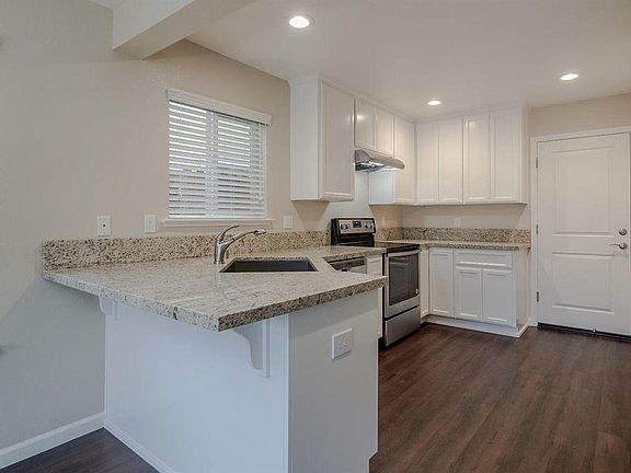 5th image of 328 Hemphill Way