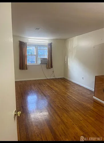 254 College Dr Photo 1