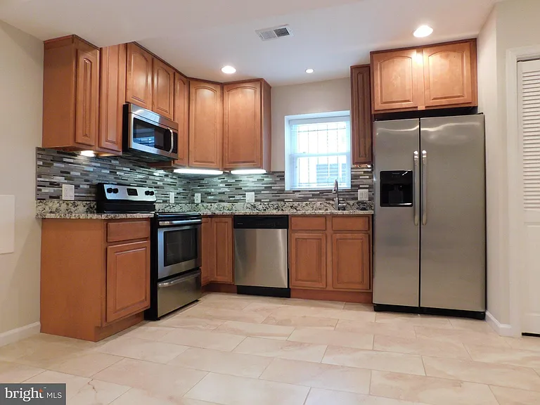 308 Webster St NW — Photo 16