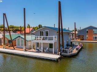 19609 NE Marine Dr UNIT E-11, Portland, OR 97233