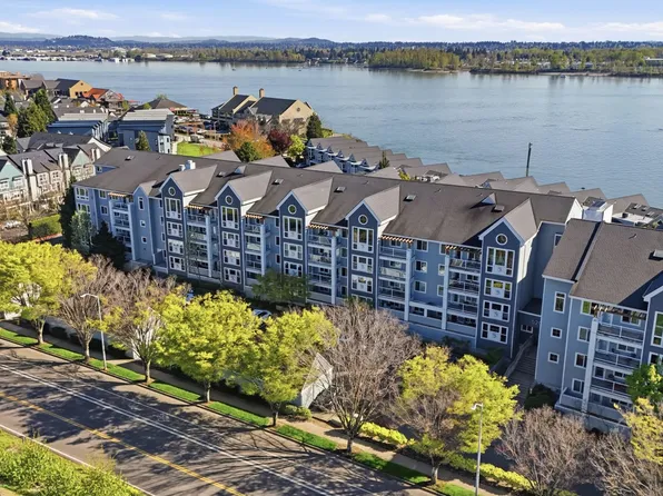 520 SE Columbia River Dr APT 422, Vancouver, WA 98661
