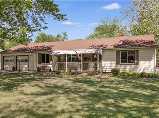 2409 Queen Ridge Dr, Independence, MO 64055