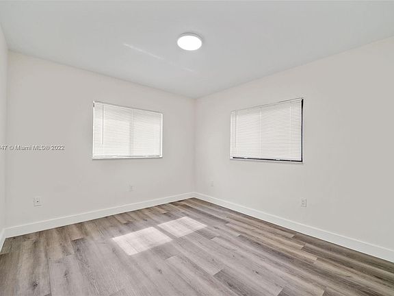 5th image of 1881 Nnw 36th Ave