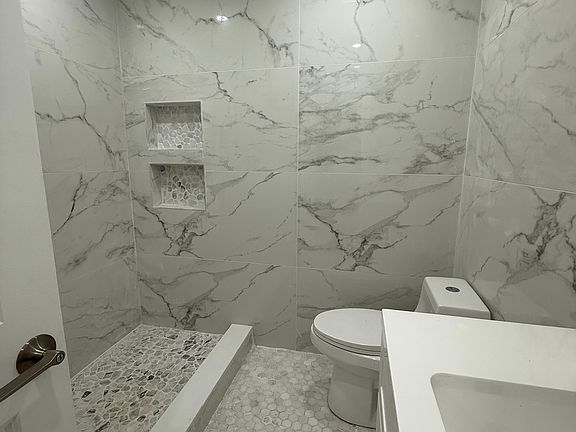 4th image of 157 Milford Ave Floor 1