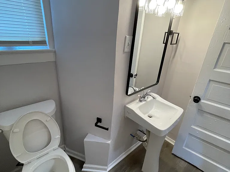 1601 Oakley Ave — Photo 9