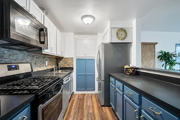 Sold by Compass | media 10