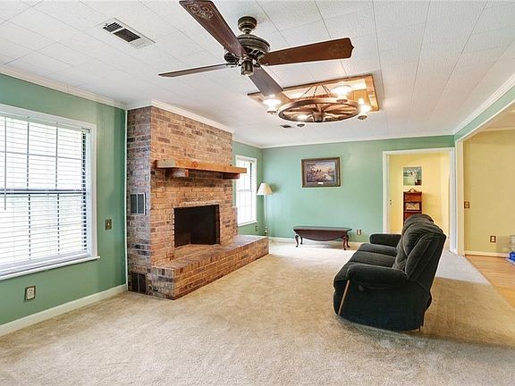 3rd image of 1575 White Acres Dr