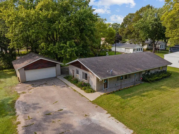 1585 SW 28th St, Owatonna, MN 55060