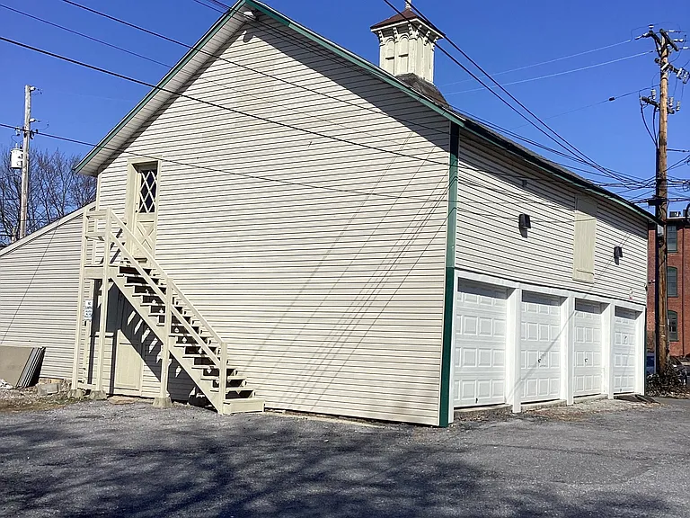 212 N Railroad St #2 — Photo 11