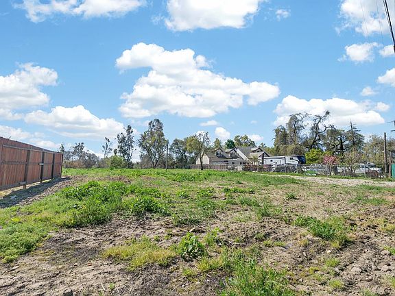 2nd image of 2508 Paradise Rd