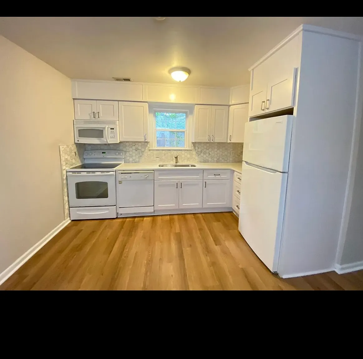 2 bed, 1.5 bath, 1000 sqft, $2,200 — Photo 1