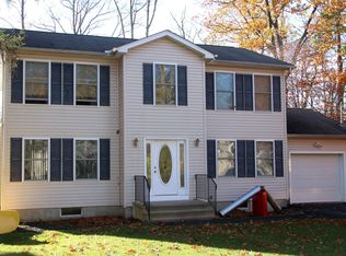 1168 Trapper Ln, Pocono Summit, PA 18346