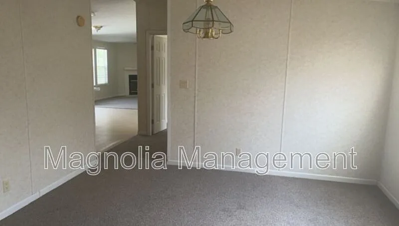 4 bed, 3.0 bath, $1,595 — Photo 2