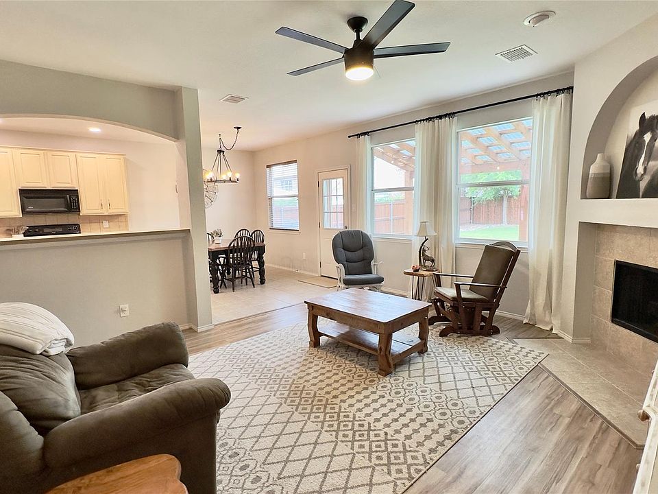 1st image of 2413 Orchid Dr