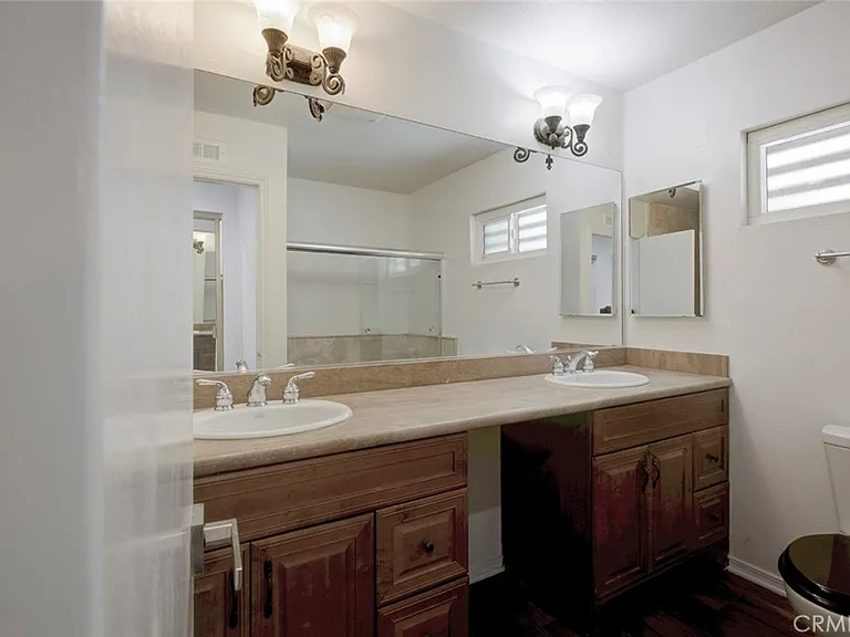 9450 Tampa Ave — Photo 35