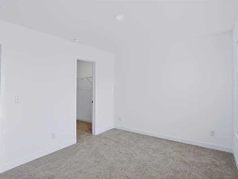 406 Monarch Ln — Photo 26