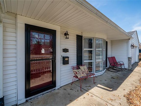 2nd image of 250 Duff Dr