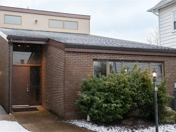 237 N 2nd St, Smithton, PA 15479