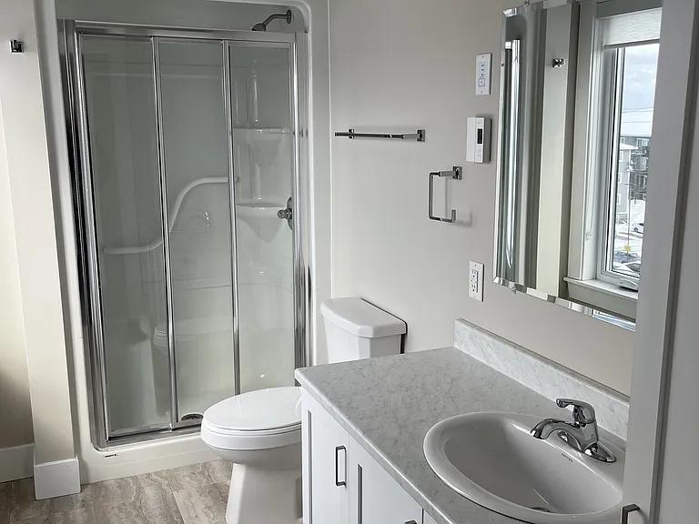 50 Lian St #402 — Photo 5