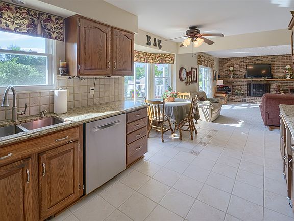 5th image of 9527 Castle Ct