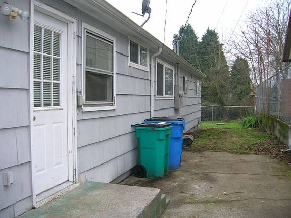 Kitchen entrance