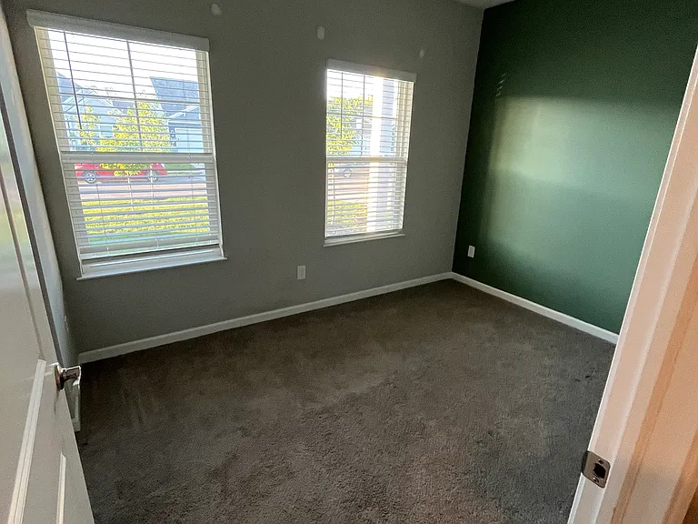 514 Curry Dr — Photo 4