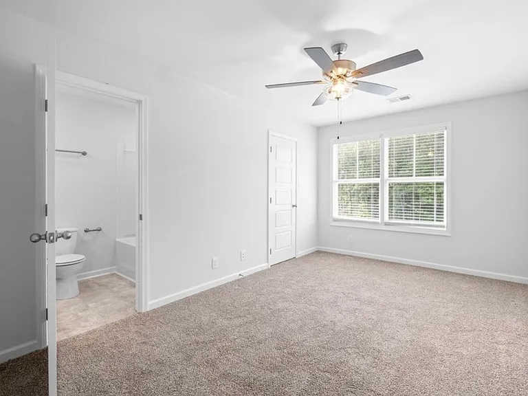 128 Quarry Point Dr — Photo 3