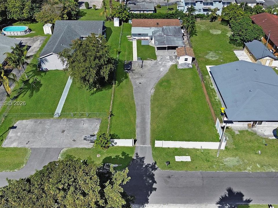1st image of 4133 SW 52nd St