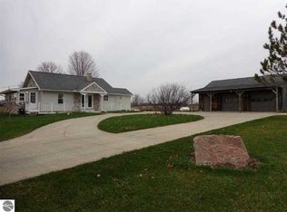 103 E Stevenson Lake Rd, Farwell, MI 48622