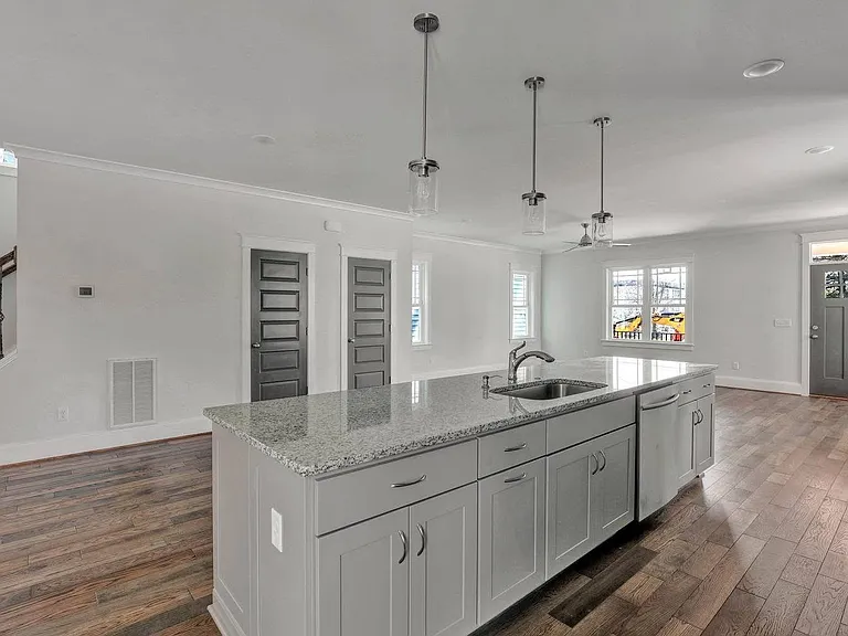 2122 Parkwood Ave — Photo 18