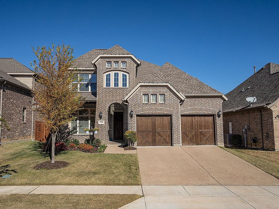 1st image of 1729 Goliad Way