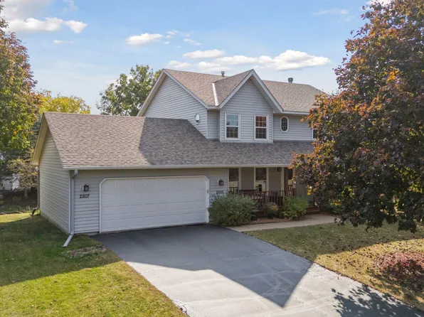 2507 Windsor Ln, Woodbury, MN 55125