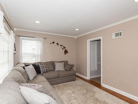 4th image of 5310 Evanston Ave