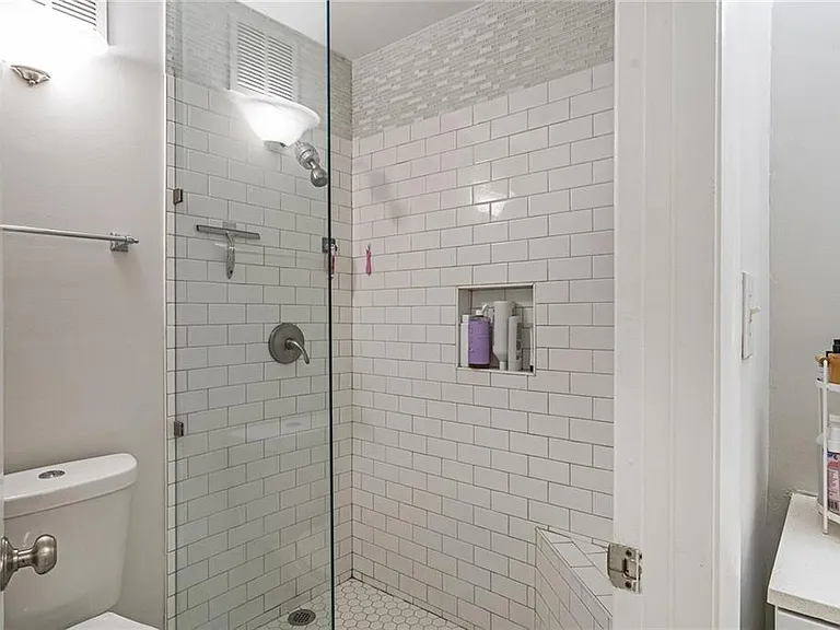 6800 Glenridge Dr #6820A — Photo 23