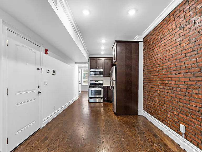 305 1st St #3L — Photo 9