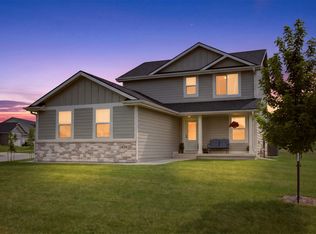 2825 SE Florence Dr, Waukee, IA 50263