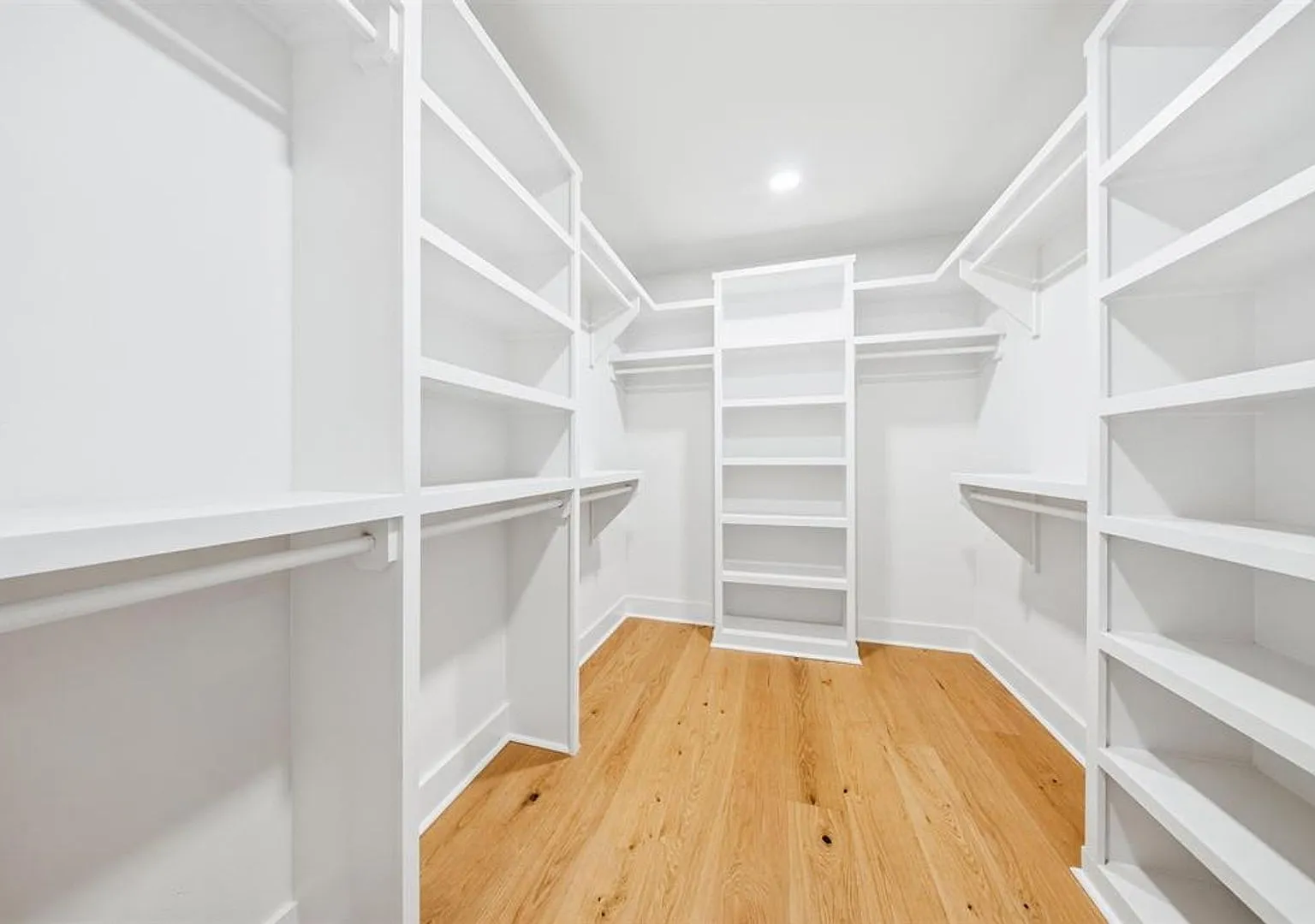 3 bedroom 2 bath house in Midtown Fully Renovated!! — Photo 4