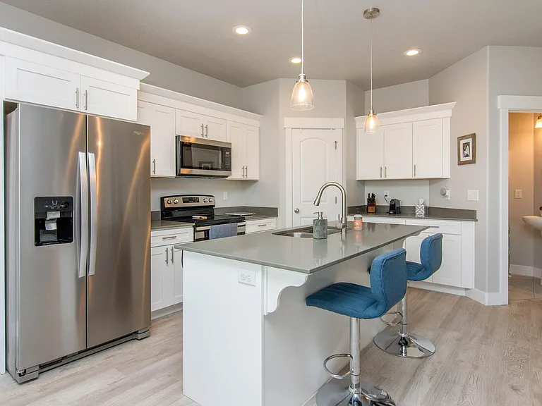 4328 W Quiet Shade Dr — Photo 3