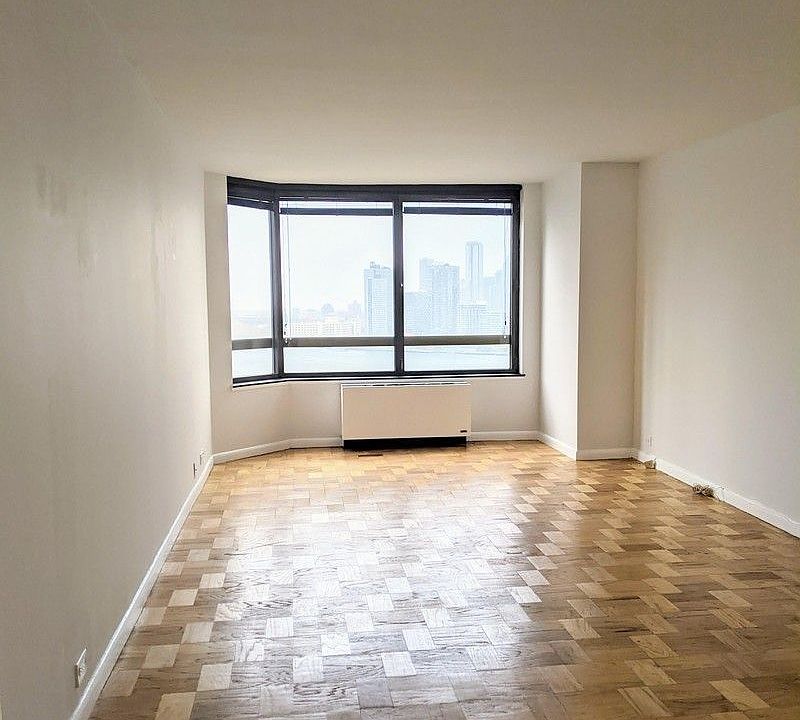 1st image of 630 1st Ave APT 24R