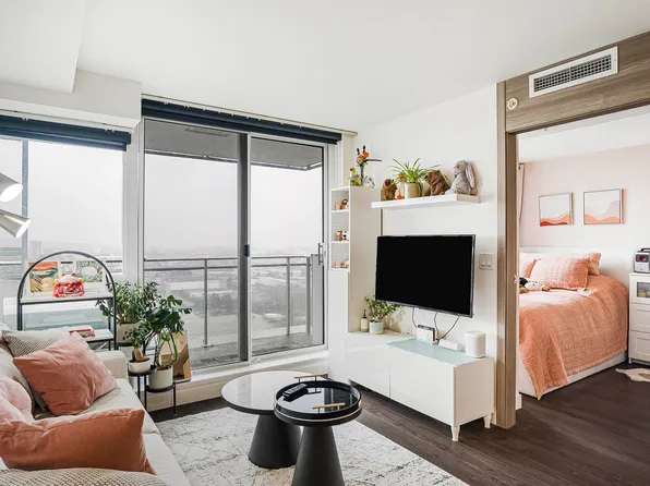 433 SW Marine Dr #2505, Vancouver, BC V5X 2P9