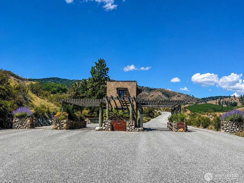 2nd image of 202 Bandera Way