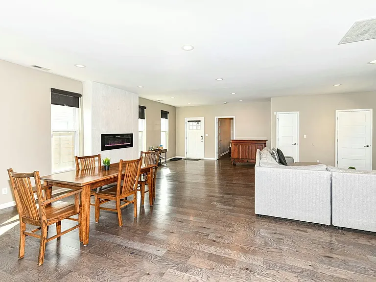 405 N State Ave — Photo 9