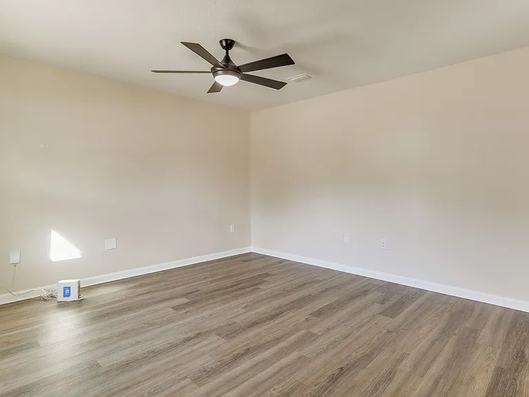 2528 Sutton Place Dr — Photo 11